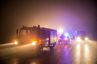 Lorch: 21-jaehriger kommt bei Nebel von der Fahrbahn ab und ueberschlaegt sich